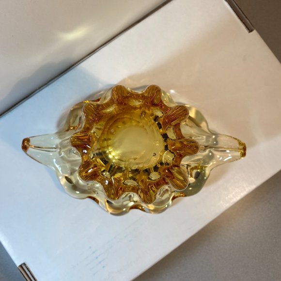 Vintage Golden Amber Hand Blown Glass Vase with Drip Handles - Picture 4 of 4